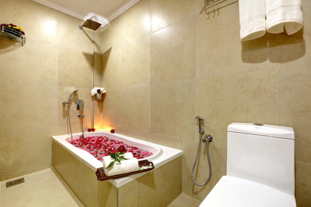 Hotel Floral Park Коттаям Экстерьер фото