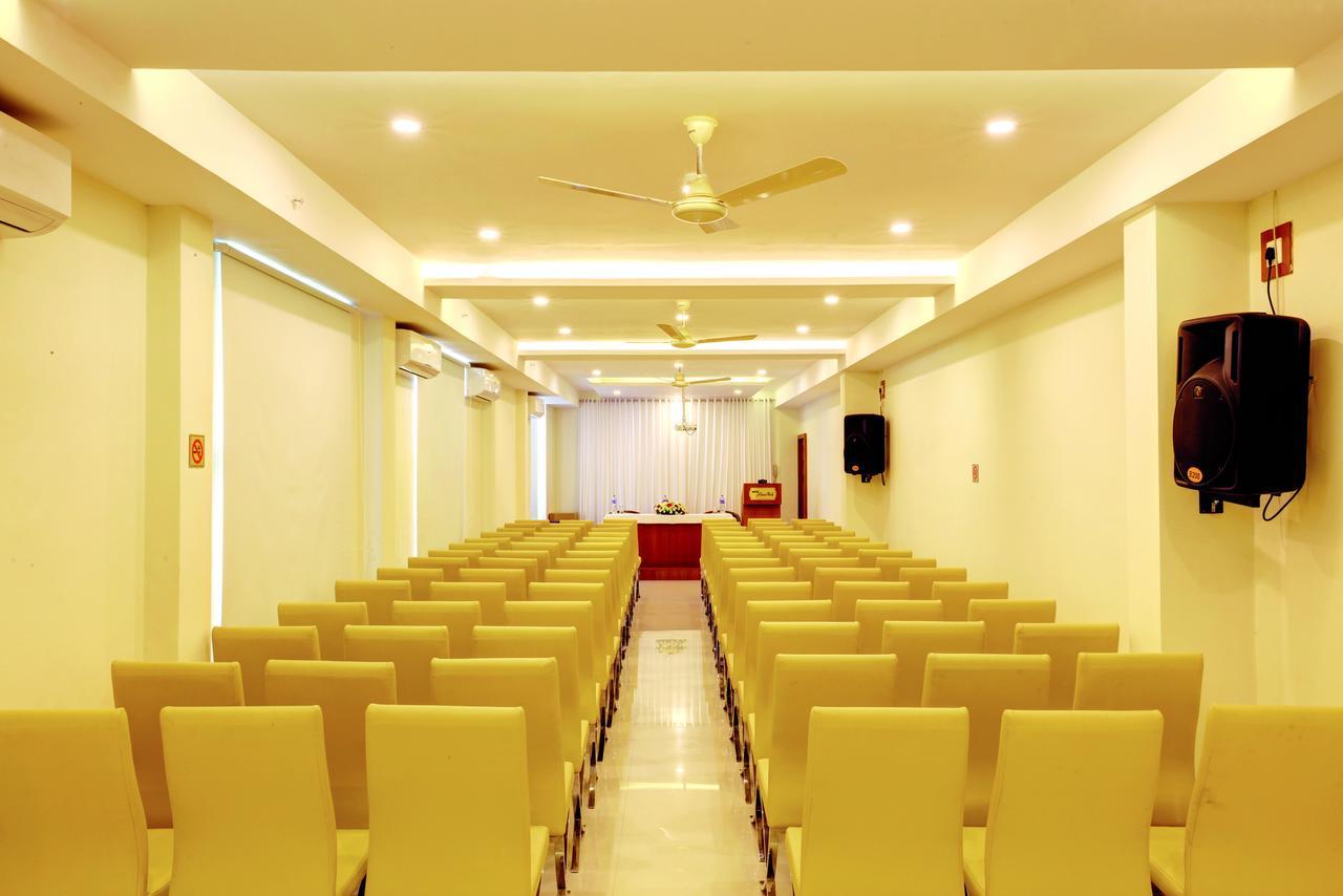 Hotel Floral Park Коттаям Экстерьер фото