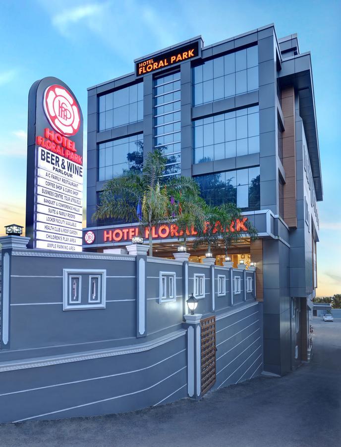 Hotel Floral Park Коттаям Экстерьер фото
