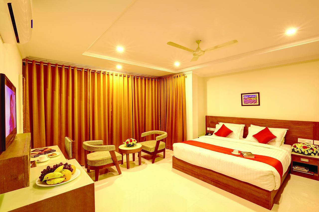 Hotel Floral Park Коттаям Экстерьер фото